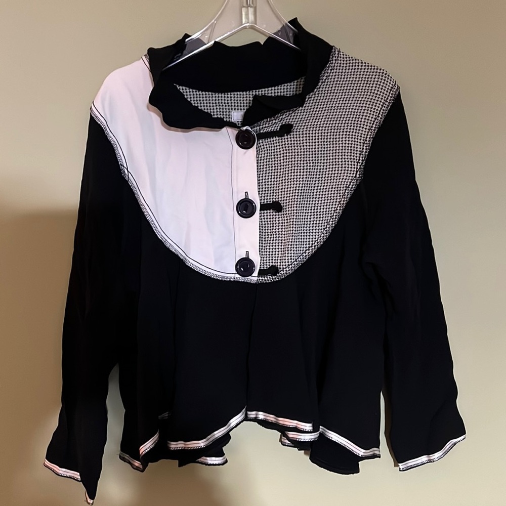 Black & White Cardigan with 3 Big Buttons